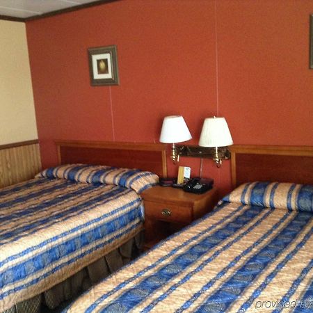 Village Inn Motel - Berrien Springs מראה חיצוני תמונה