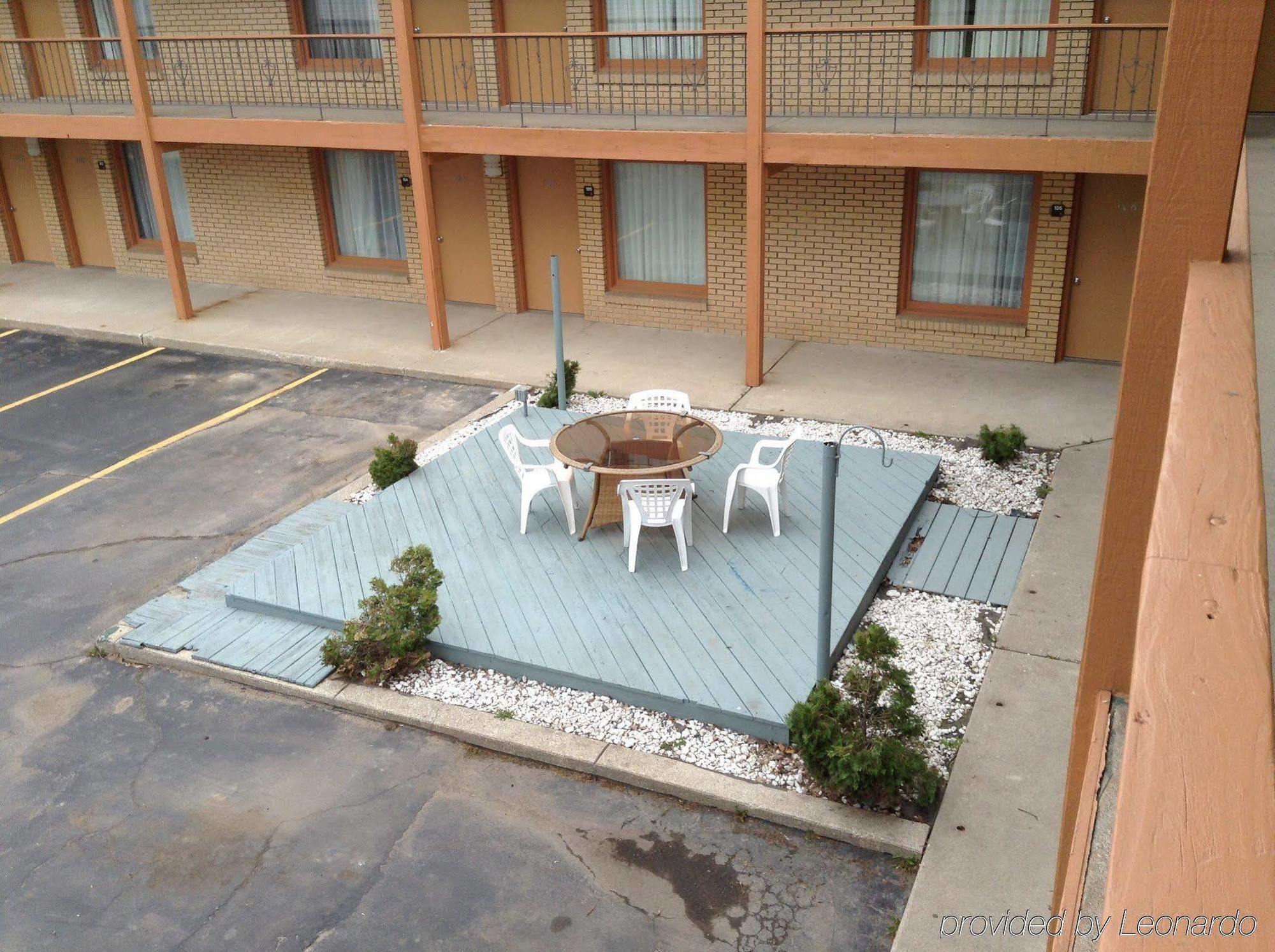 Village Inn Motel - Berrien Springs מראה חיצוני תמונה
